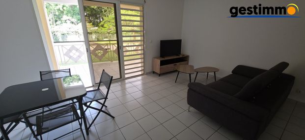 Location Appartement 2 pièces 55m² REMIRE MONTJOLY 97354 - Photo 1