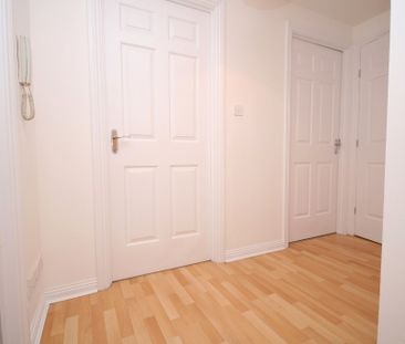 Wallace Street, Bright 2 Bed Part Furnished Apartment, Tradeston – ... - Photo 6