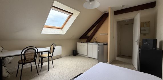 Studio meublé - Boulevard Maignan Larivière - Photo 2