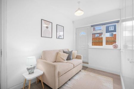 4 bedroom terraced house to rent - Photo 5