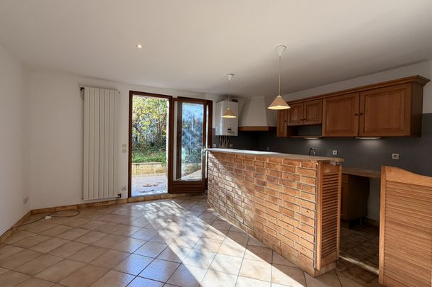 T2 BARRIERE DE BEGLES - Photo 1