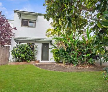 Well located unit in Woree - Photo 1