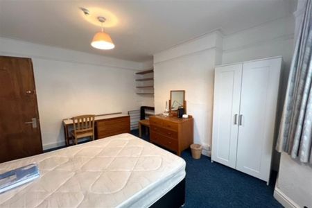 6 bedroom terraced house to rent - Photo 2