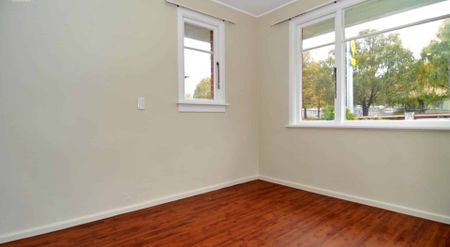 Fantastic Three Bedroom Home - Photo 5