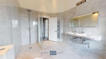 4 bedroom semi-detached house to rent - Photo 3