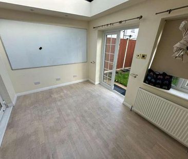 Slough, Berkshire, SL1 - Photo 2