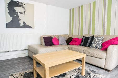 Hartley Grove, Hyde Park, Leeds - Photo 2