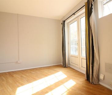 Clifton Road, Isleworth - Photo 2