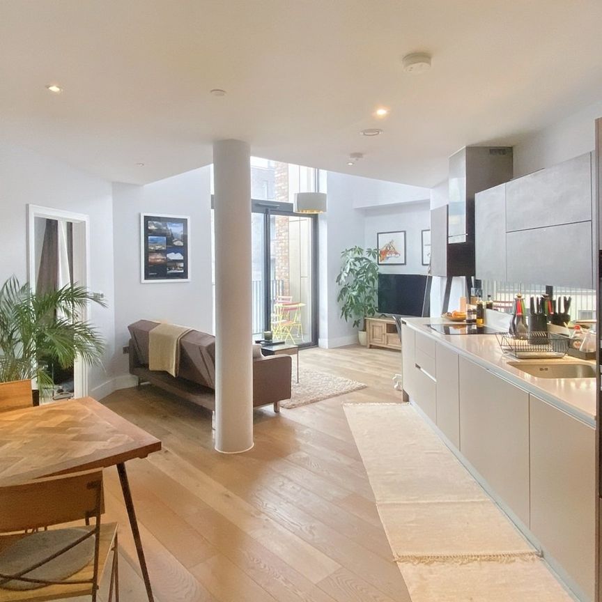 1 Bed Flat, Roach Road, E3 - Photo 1