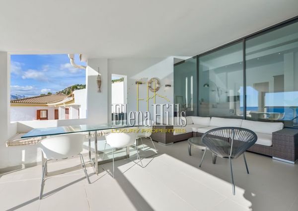 Large reformed apartment with magnificent sea views in front of the Mascarat Beach, Altea, Alicante