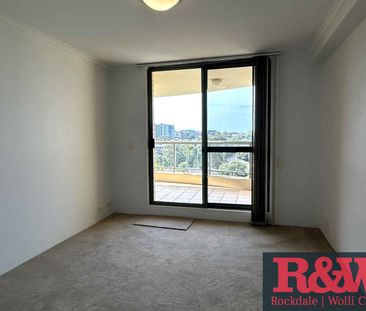 Freshly Updated and Light Filled Apartment - Photo 6