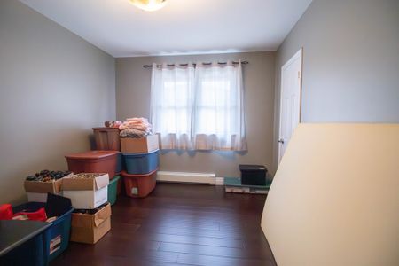 133 Afton Ave, Welland - 3 Bedroom Main Unit - Photo 2