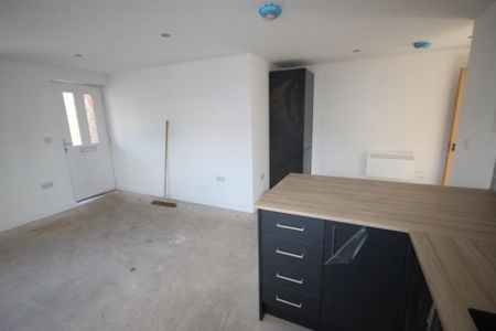 Church Parade, Oakengates - £725 pcm - Photo 3
