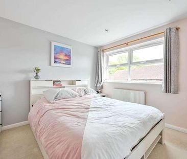 Guildford, Surrey, Gu, Stoughton, GU2 - Photo 2