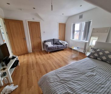 1 bedroom property to rent - Photo 2