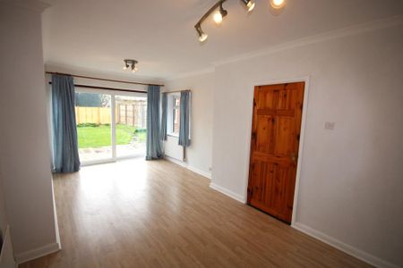 3 bedroom semi-detached house to rent - Photo 2