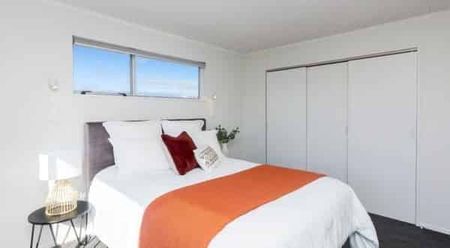 Super Central and Spacious 3 Bedroom Home - Photo 4