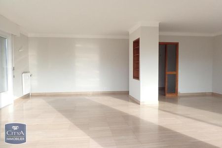 Location Appartement 6 pièces 155m² CHAMBERY 73000 - Photo 2