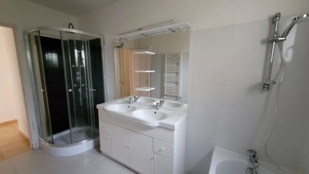 Location Maison 5 pièces 131m² PORTES LES VALENCE 26800 - Photo 3