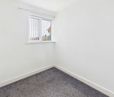 3 Bedroom - Photo 3