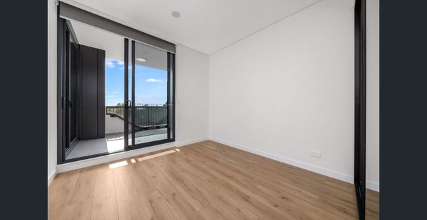 North Facing 2nd Floor Affordable apartment %25 below market rent - Photo 1