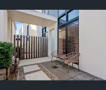 65 Theatre Drive, Benowa, Qld 4217 - Photo 2