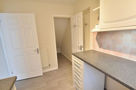 3 bedroom detached house to rent - Photo 3