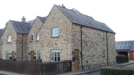 3 bedroom terraced house to rent - Photo 3