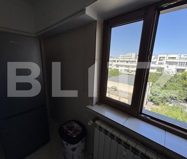 Apartament 3 camere, 2 bai, decomandat, zona Centrul Vechi - Photo 3