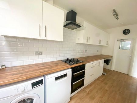 William Street, - Photo 3