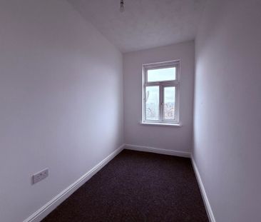 3 Bedroom Mid Terrace For Rent - Photo 4