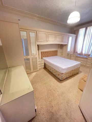 4 bedroom semi-detached house to rent - Photo 4