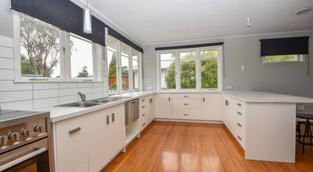 3 bedroom home - Photo 3