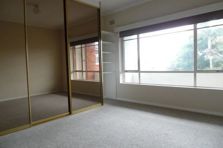 Conveniently Located Two Bedroom Apartment - Photo 3