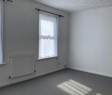 3 bedroom end of terrace house to rent - Photo 1