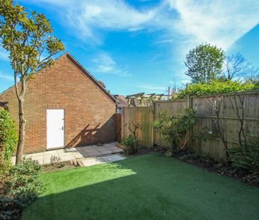 4 bedroom semi-detached house to rent - Photo 2