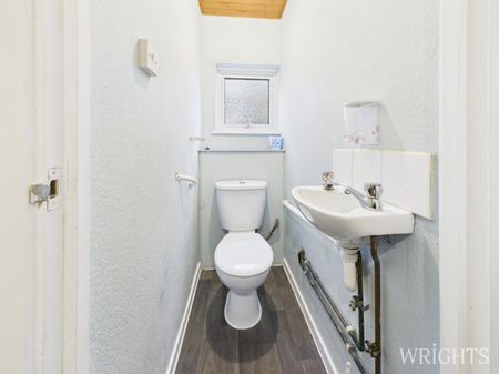 4 bedroom End Terraced House - Travellers Lane, Hatfield - Photo 2