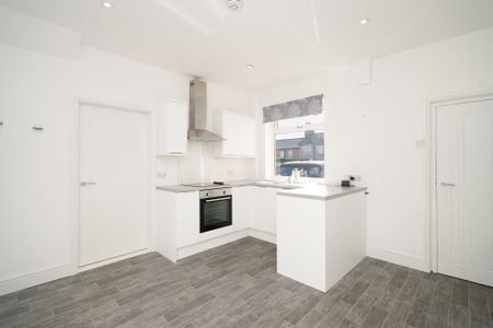 2 bedroom House to rent - Photo 2