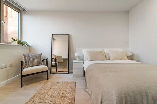 Premium En-suite - Photo 1