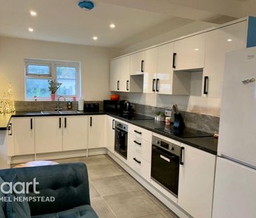 1 bedroom in a house share to rent - Photo 3