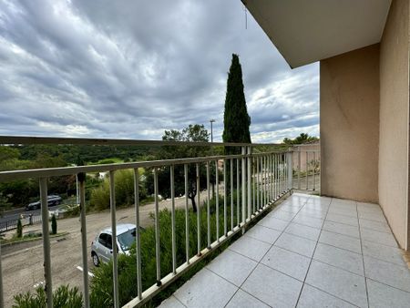 NIMES VACQUEROLLES - T2 AVEC BALCON ET PARKING - Photo 5