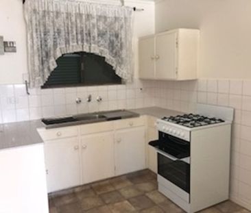 Two bedroom unit in quiet location - Photo 3