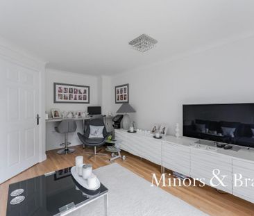 3 bedroom semi-detached house to rent - Photo 2