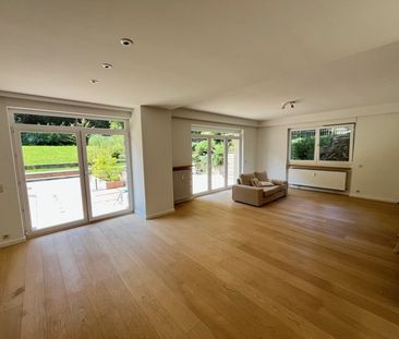 Verhuur appartement 2 kamers, 166m² - Photo 2