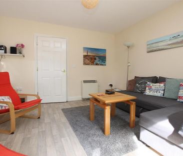 2 bedroom semi-detached house to rent - Photo 3