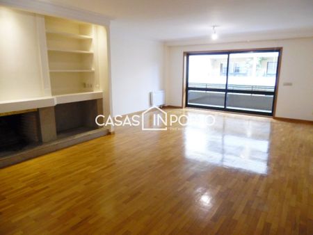 T4 Pinheiro Manso - Sala c/ 50 m2 e varanda - Photo 2