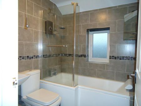 2 bedroom terraced house to rent - Photo 4