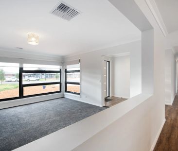 Peaceful living in Huntly, in large family home - Photo 5