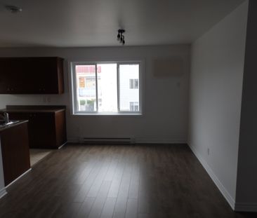 Logement 4 1/2 1 E étage Style Condo - Photo 3