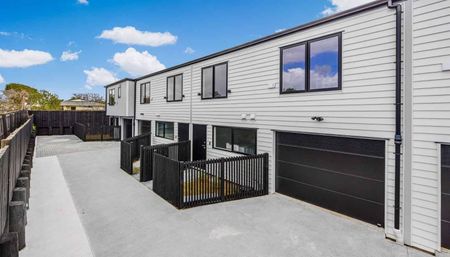 Brand New Modern Home in Favona - Photo 5